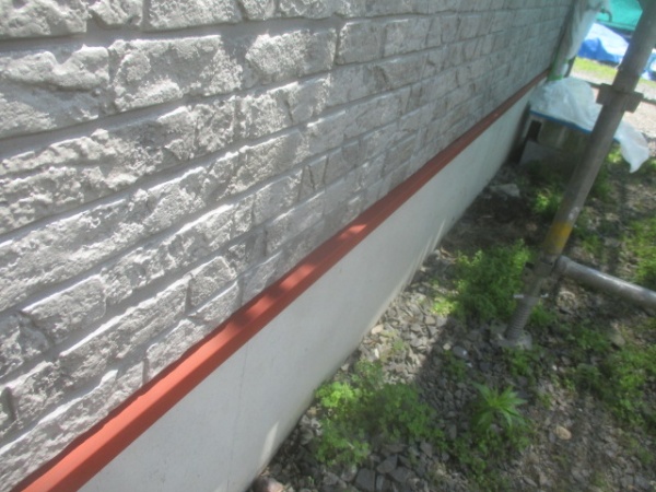 壁水切りの刷毛塗装終了です