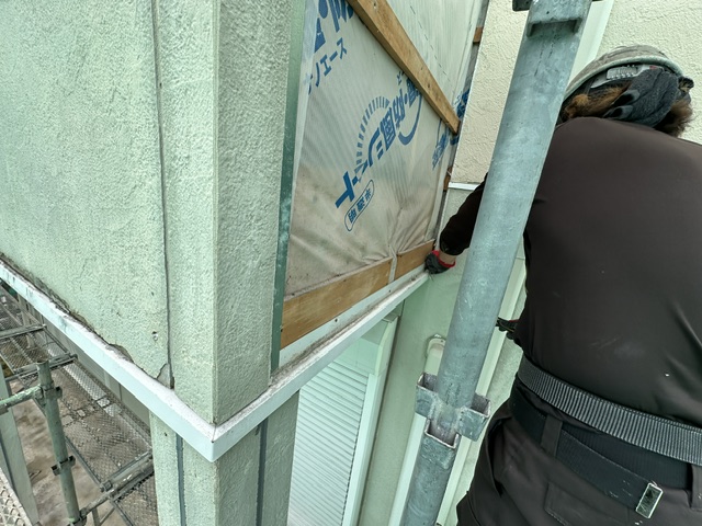 外壁材交換中