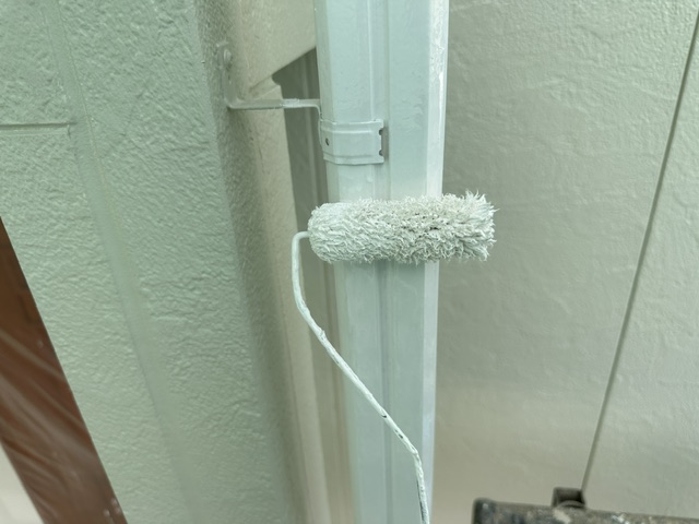 竪樋塗装１回目