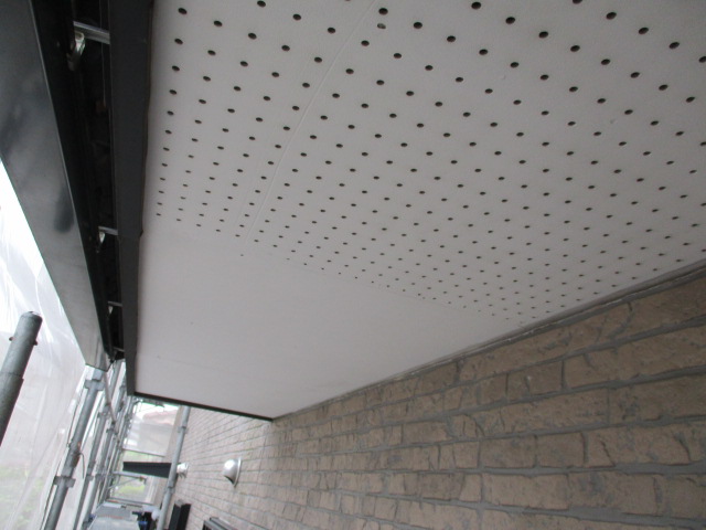 軒天の洗浄が終了しました