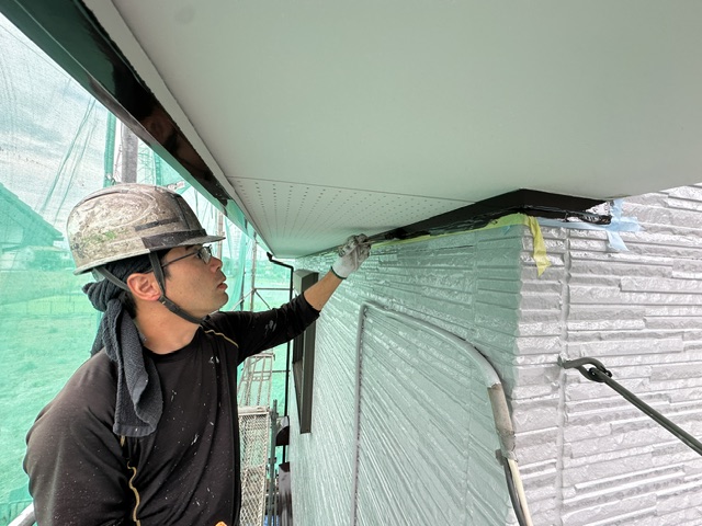 小屋裏換気中塗り中