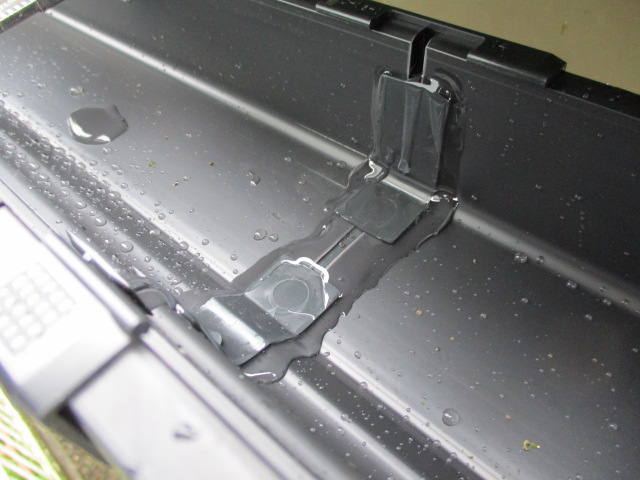 軒樋の内側です