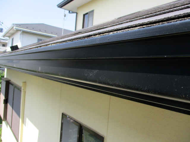 軒樋を取りつけました