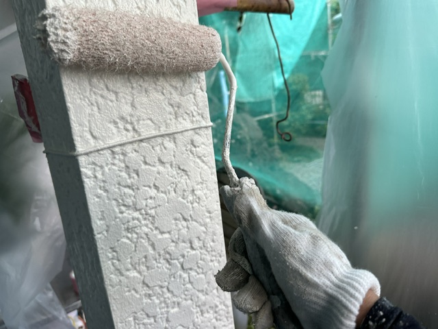 上塗り塗装中