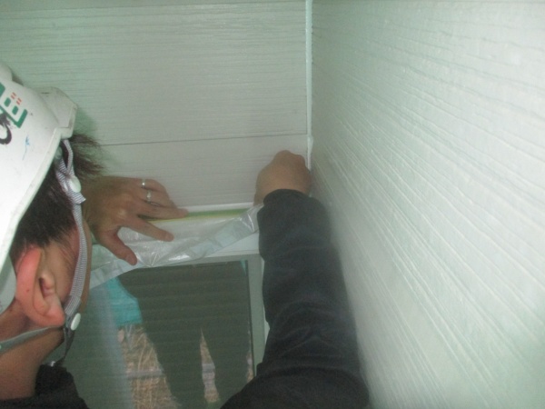 外壁養生中です