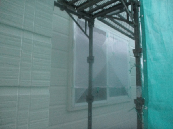 外壁の中塗りが終了しました