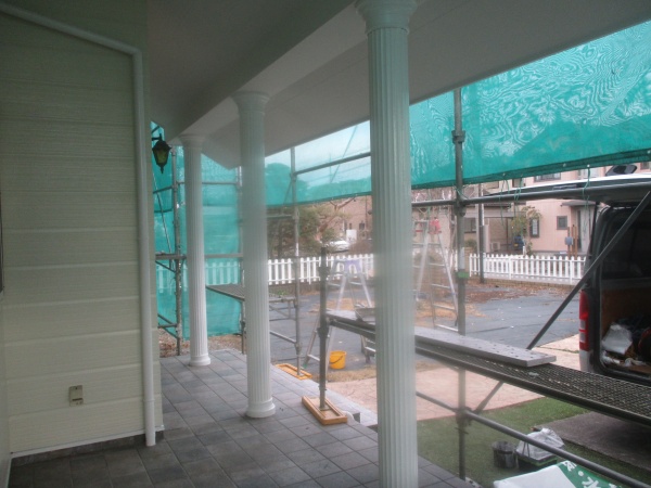 玄関化粧柱塗装の完工です