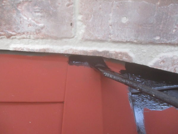 出窓天板の中塗り中です