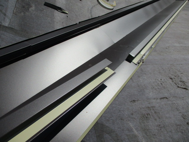 見切り縁を取り付けます