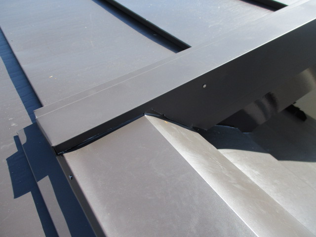 ケラバを加工して取りつけました