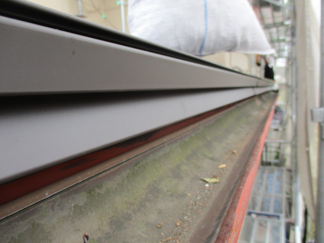 １段目のルーフを取りつけました