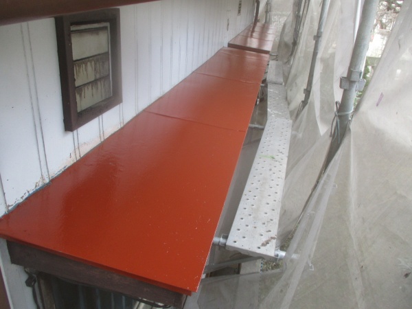 霧よけの錆止め塗装が終了しました