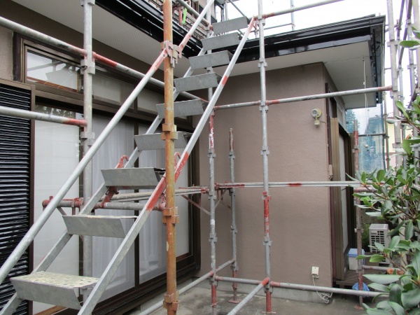 破風板を塗装しました