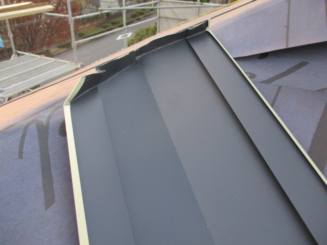 谷樋の棟側を加工しました