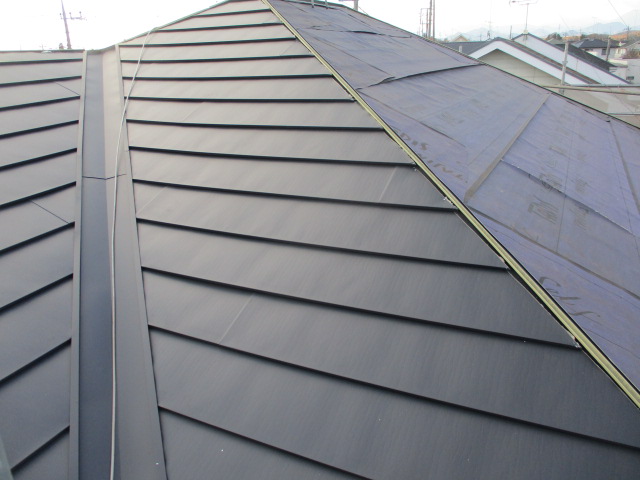 谷樋周りの取り付けが集炉湯しました