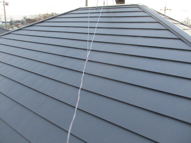 東面のルーフの取り付けが終了しました