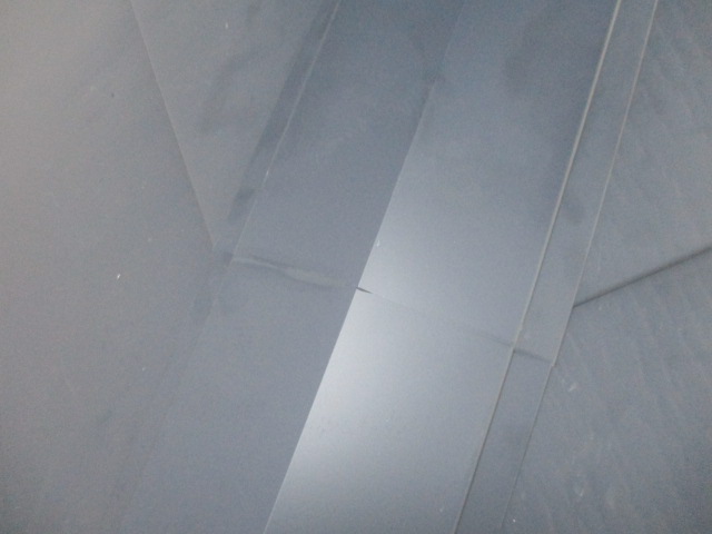 棟板金を繋ぎました