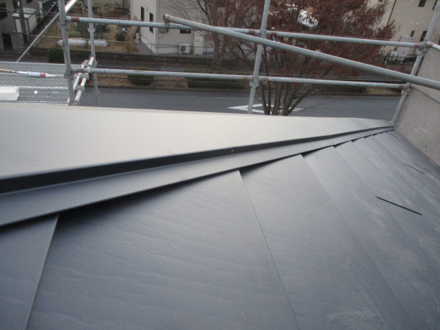 ルーフとの取り合いです