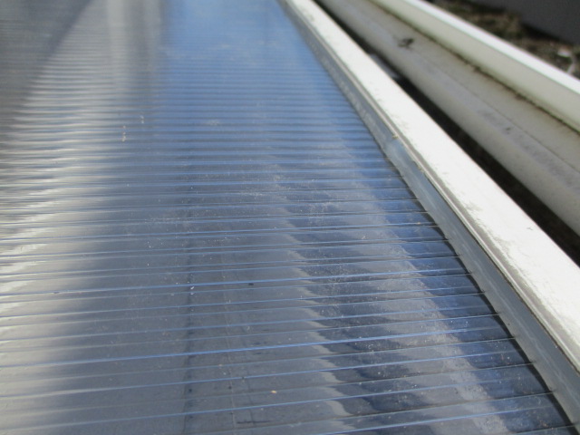 軒先側の収まりです