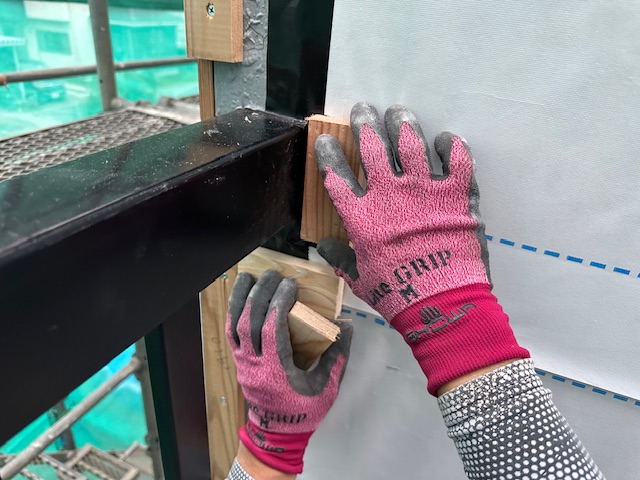 手摺の下地を取り付けました