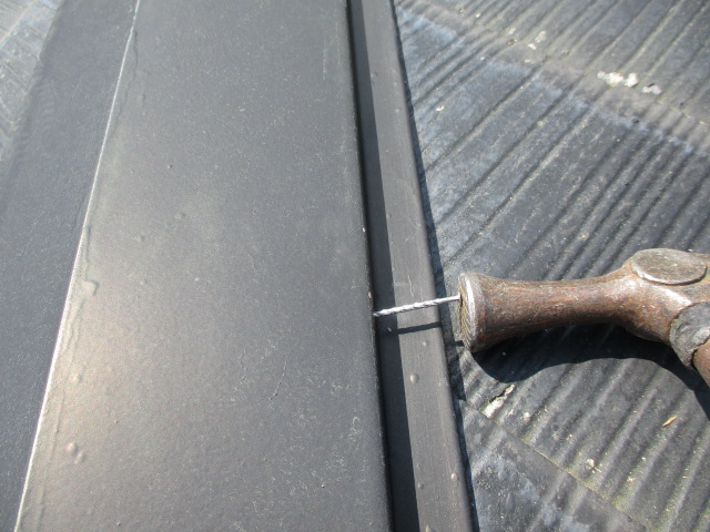 釘で固定しました