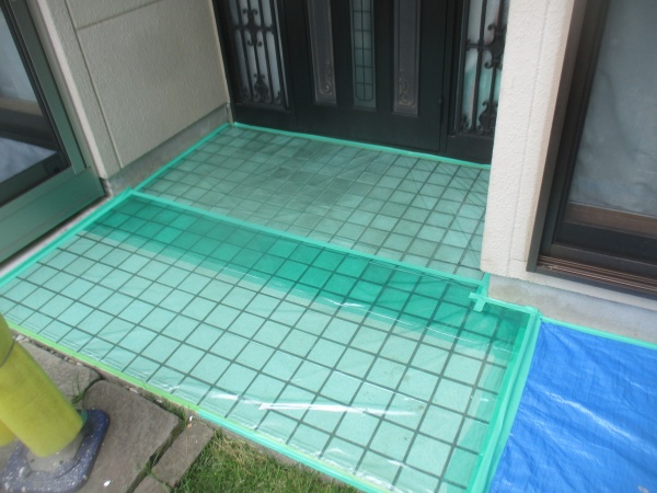 玄関アプローチを養生しました