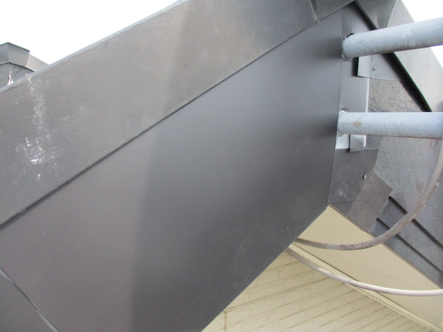 アンテナの支柱を覆いました