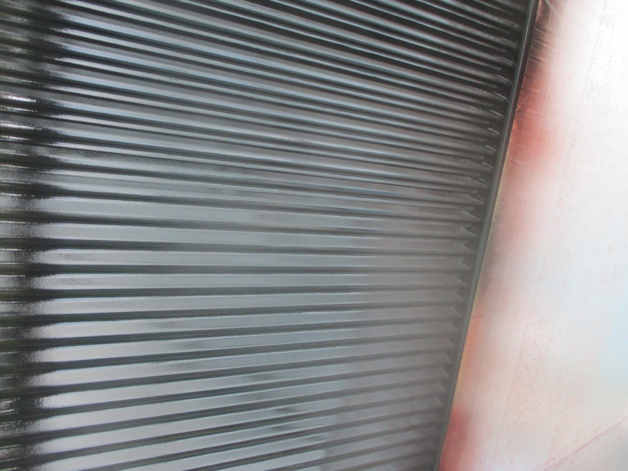 中塗りの吹きつけが終了しました