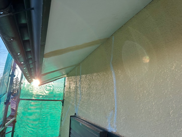 軒天のパテ終了です