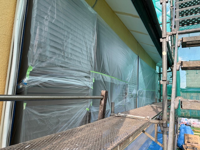 外壁塗装用の養生をしました