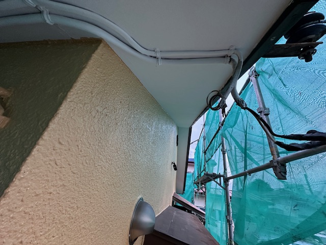 軒天の塗装後です