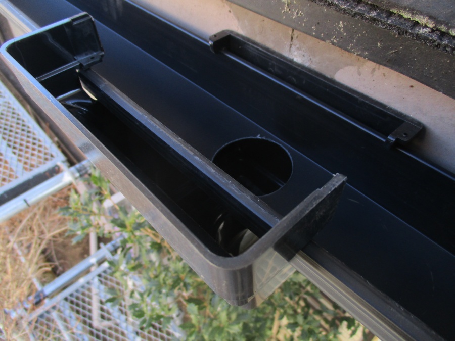 集水器と軒樋を組み合わせました