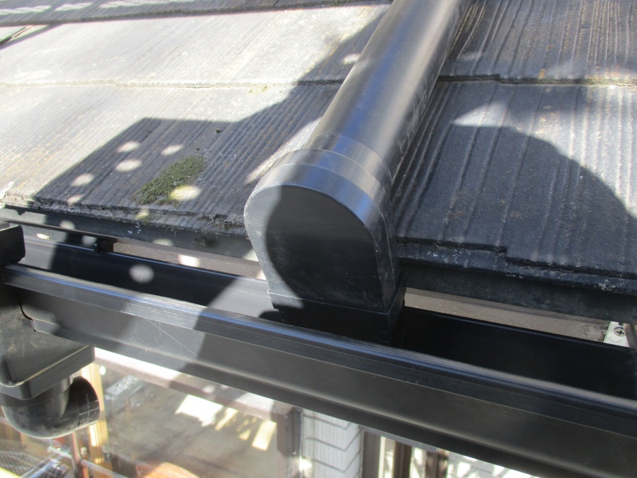 呼び樋の先にハイ樋をとり行けました