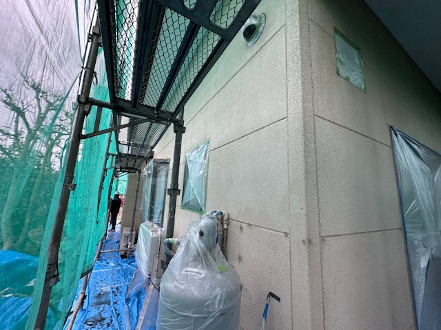 外壁付帯物の養生が終了しました