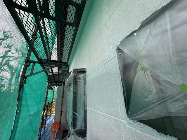 外壁下塗りが終了しました