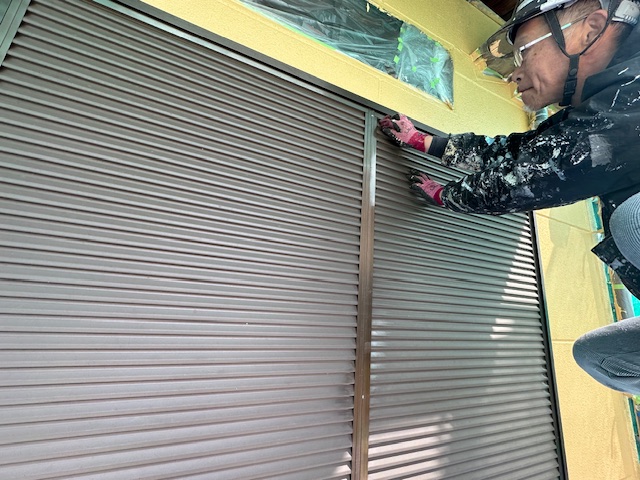 雨戸戸袋のケレン中です
