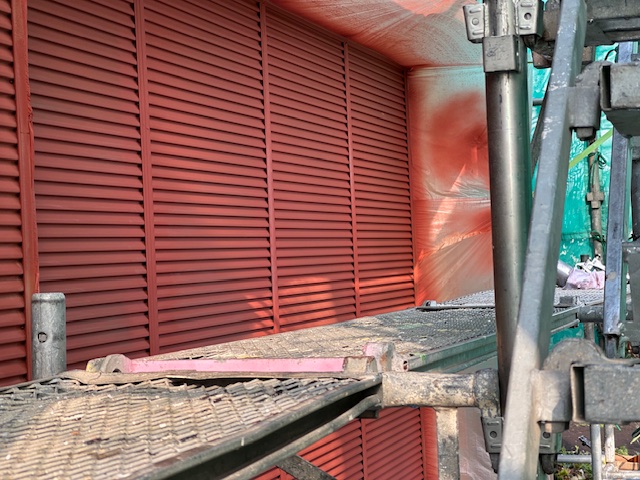 雨戸戸袋の錆止め吹付塗装が終了しました