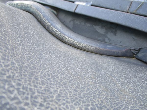 下り棟の漆喰を詰めました