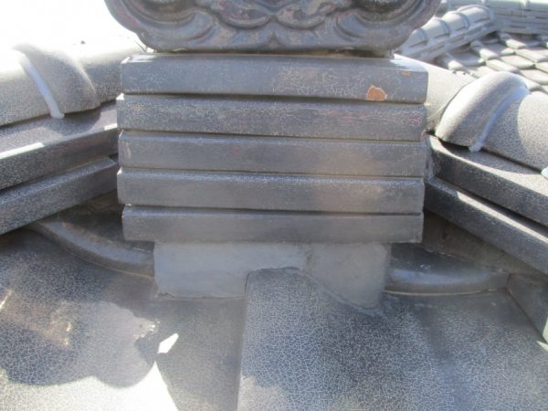 鬼首の漆喰を詰めました