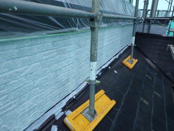 外壁面の下塗り終了です