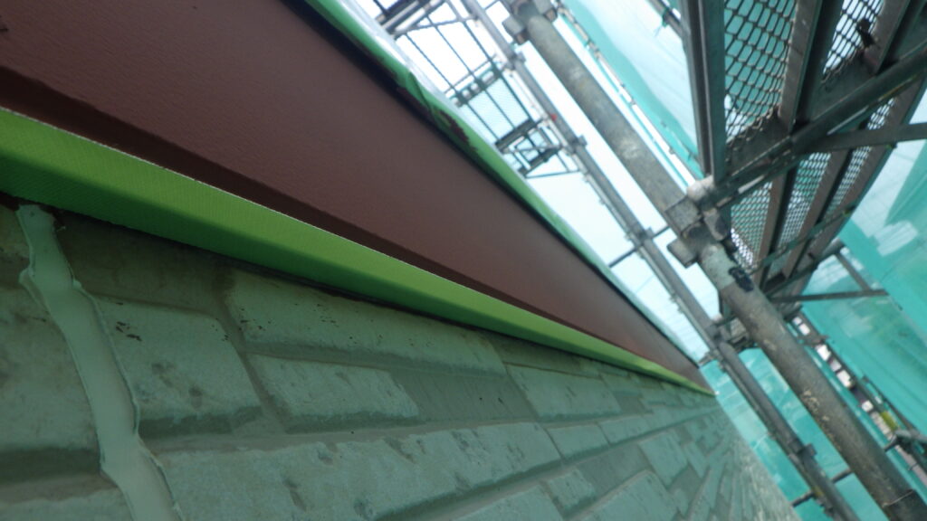 幕板の養生が終了しました