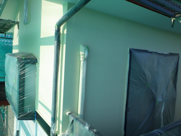 ２階部分の中塗りが終了しました