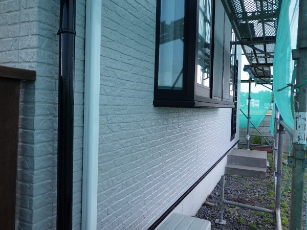 土台水切りの中塗り終了です