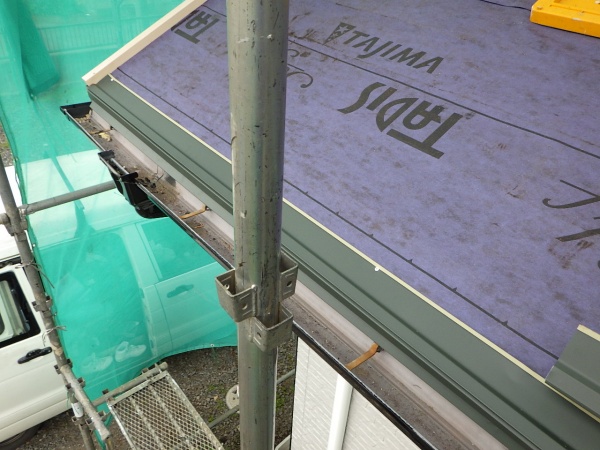 水切りスターターの取り付け中です