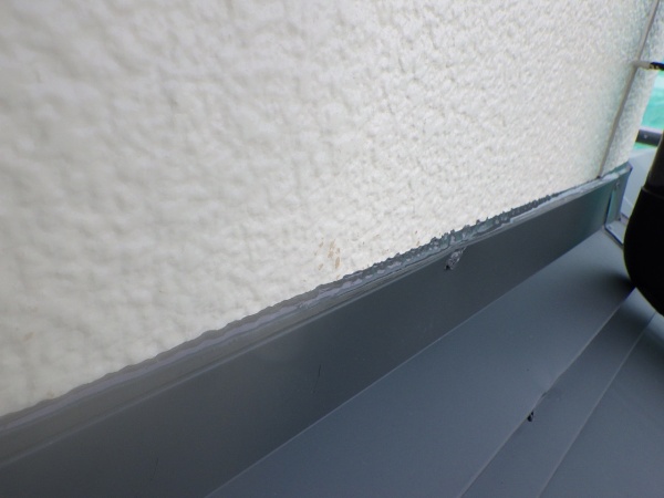 屋根カバー工事の汚れです