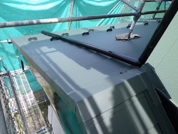 下屋根カバー工事の完工です