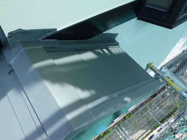 下屋根カバー工事の完工です