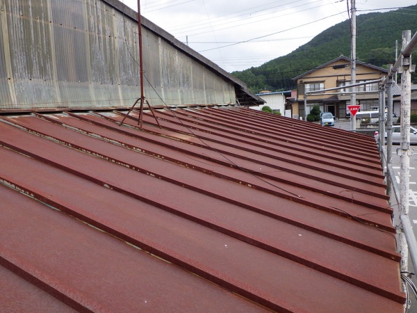 施工前の瓦棒屋根の状態です