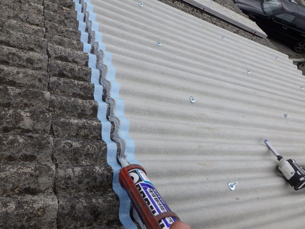 シーリング中です