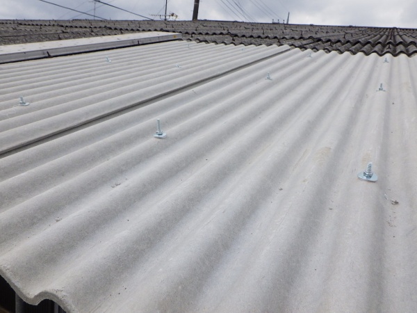 フックボルトで固定終了です